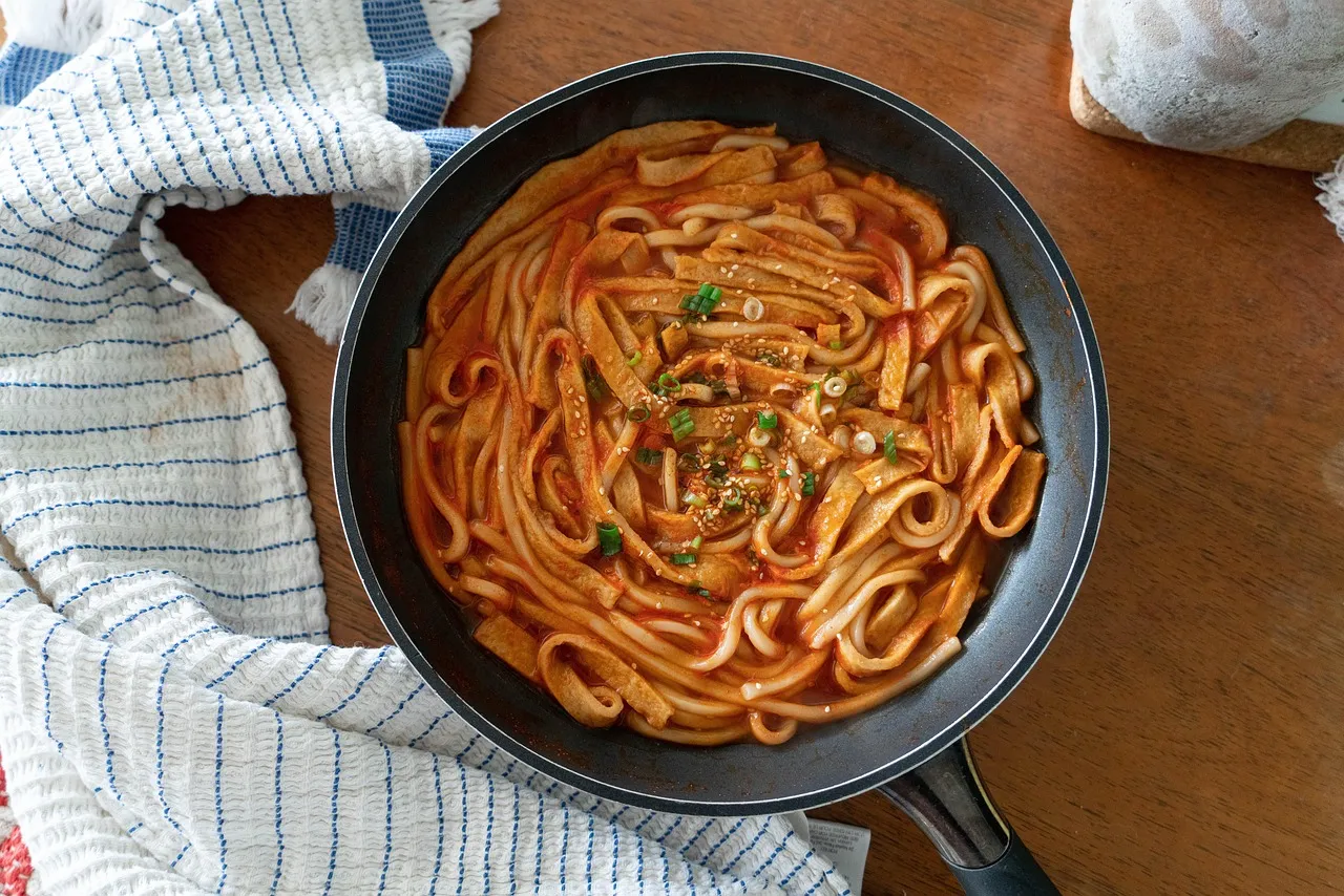 spicy Korean Tteok-Bokki